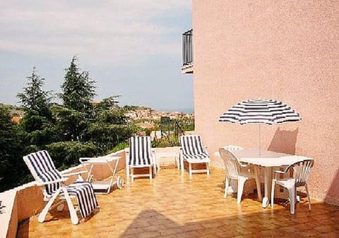 View (from property/room), Balcony/Terrace, Balcony/Terrace, Dining area, furniture