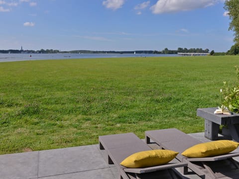 Neighbourhood, Garden, Balcony/Terrace