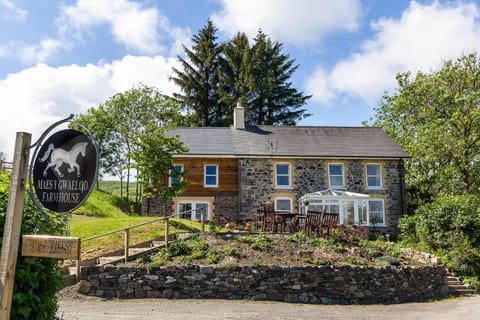 Maes y Gwaelod Bed and Breakfast in Treflys