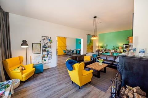 Communal lounge/ TV room