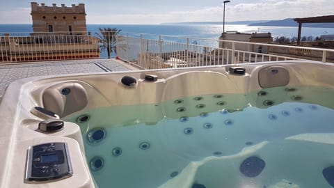 Bird's eye view, Hot Tub, Balcony/Terrace, Sea view, Open Air Bath