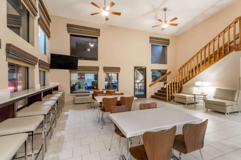 Lobby or reception, On site