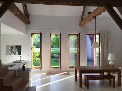 Spring, Day, Natural landscape, Garden, Business facilities, On site, Garden view