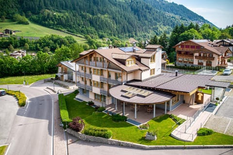 Spring, Summer, Guests, Mountain view, Seasons, Family, Facility for disabled guests