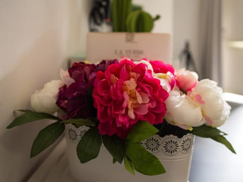 Spring, Day, Other, Decorative detail, Bedroom, On site