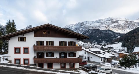 Property building, Winter