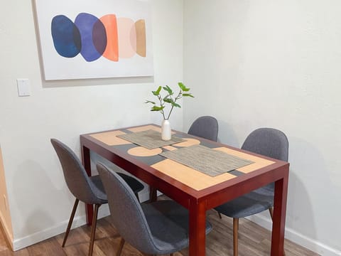 Redwood Place in Heart of Silicon Valley Apartment in Sunnyvale