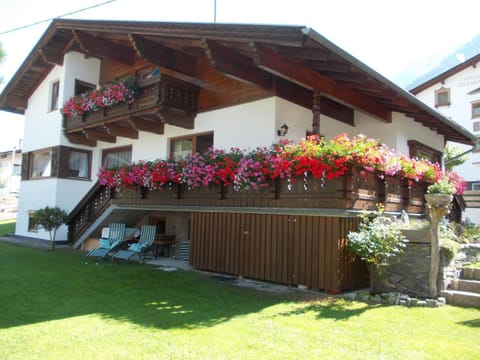 Property building, Summer, Garden, Garden, Balcony/Terrace, On site