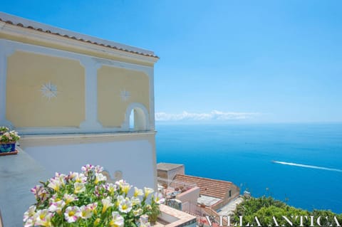 Property building, Facade/entrance, Bird's eye view, Balcony/Terrace, Floor plan, Garden view, Sea view