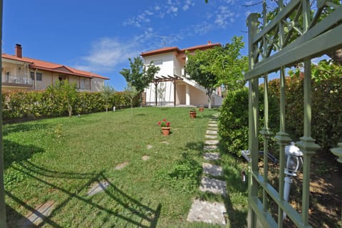 Property building, Garden, Garden view