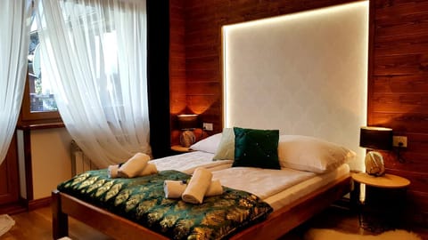Property building, Bed, Day, Summer, Balcony/Terrace, Other, Other, Photo of the whole room, Decorative detail, Decorative detail, Bedroom, On site, Food, Drinks, Non alcoholic drinks