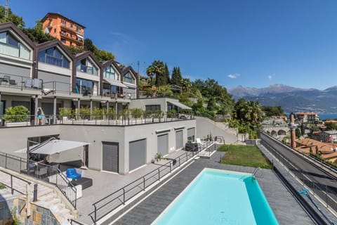 Property building, Day, Natural landscape, Mountain view, Pool view, Swimming pool, Swimming pool