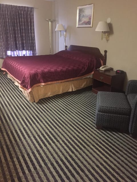 America's Best Inn & Suites Eureka Hotel in Wildwood
