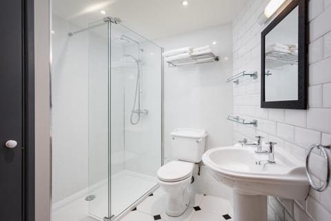 Shower, Toilet, Bathroom, towels