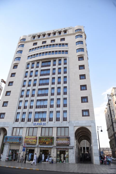 Property building, Facade/entrance, Bird's eye view, Floor plan