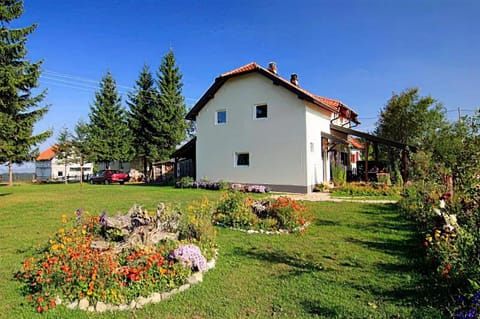 Property building, Natural landscape, Garden, Garden view