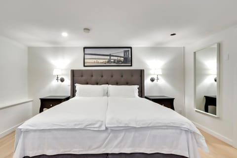 Classic King Size Guest Suite Apartment in Burnaby