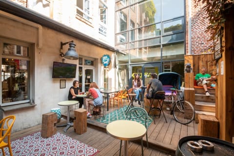 Patio, Restaurant/places to eat, People, Balcony/Terrace, Lounge or bar, Guests, group of guests