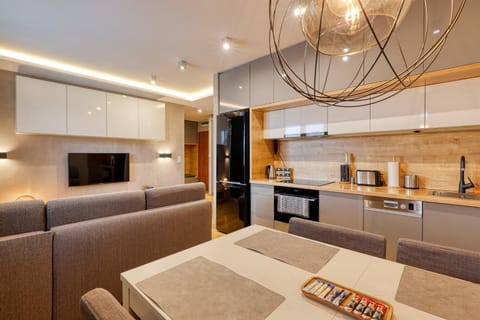 Living room, Seating area, oven