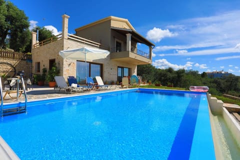 Property building, Other, Swimming pool, sunbed
