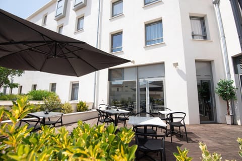 Property building, Balcony/Terrace