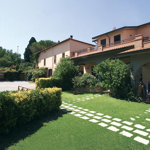 Property building, Day, Garden