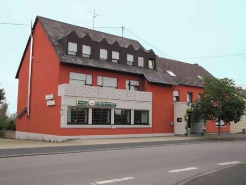 "Unter den Kastanien" Hotel in Rhineland-Palatinate