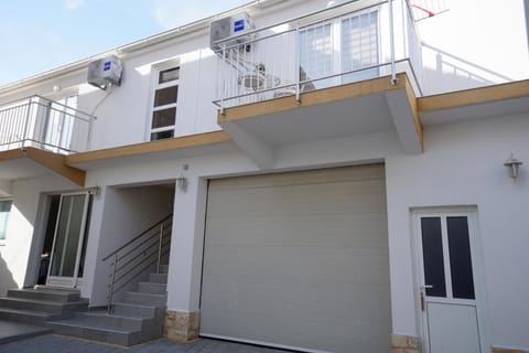 Apartments Sanja Bed and Breakfast in Tisno