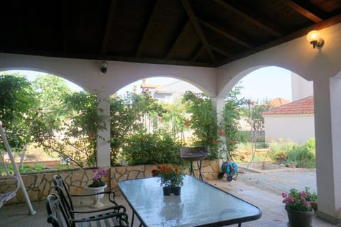 Apartments Sanja Bed and Breakfast in Tisno