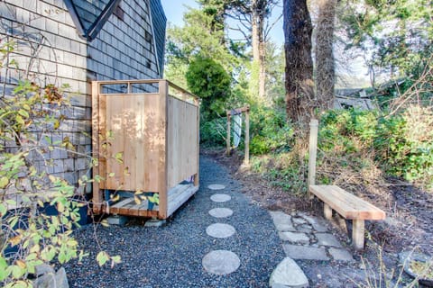 Surf Dome at Otter Rock House in Otter Rock