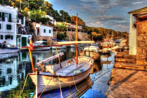 Neighbourhood, Natural landscape