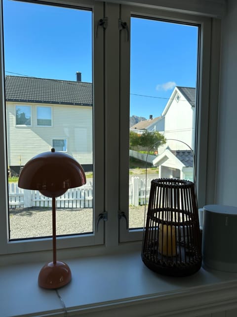 Koselig hus nært havet i Lofoten, Kabelvåg House in Lofoten