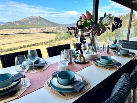 Natural landscape, View (from property/room), Balcony/Terrace, Food and drinks, Mountain view