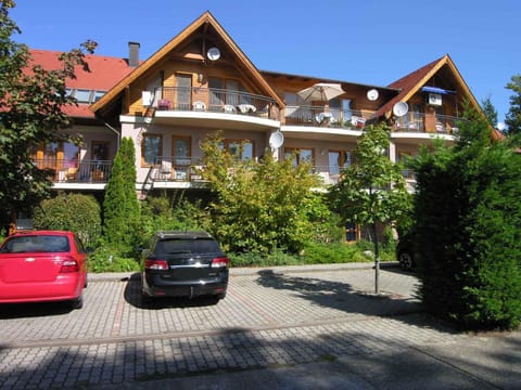 Property building, Summer, Parking