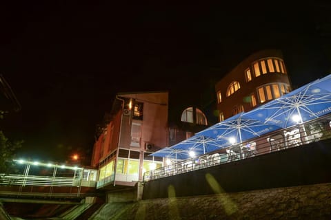 Night, Bird's eye view