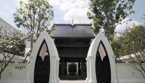 Property building, Facade/entrance