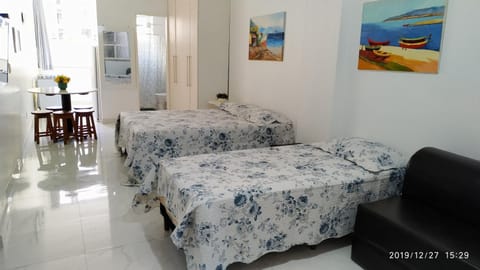 Bed, Kitchen or kitchenette, Living room, Photo of the whole room, Seating area, Dining area, Bedroom