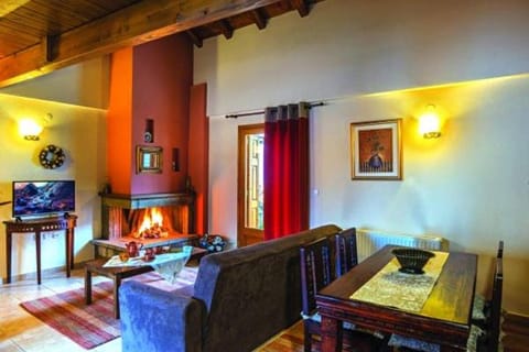 TV and multimedia, Balcony/Terrace, Kitchen or kitchenette, Living room, Photo of the whole room, Decorative detail, Seating area, Dining area