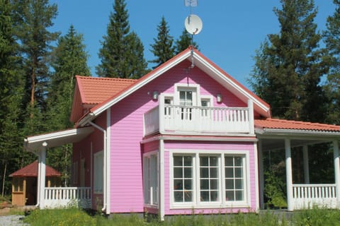 Коттедж в Финляндии, Enonkoski (розовый) House in Finland