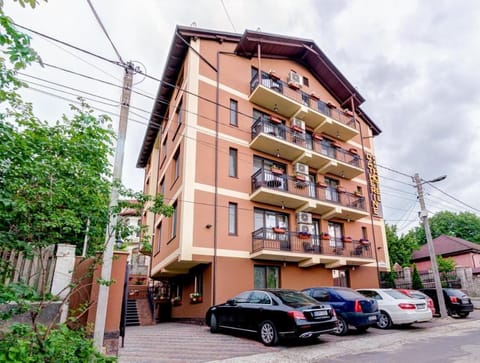 Property building, Facade/entrance, On site
