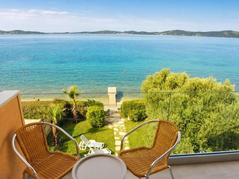 Balcony/Terrace, Seating area, Lake view, Sea view