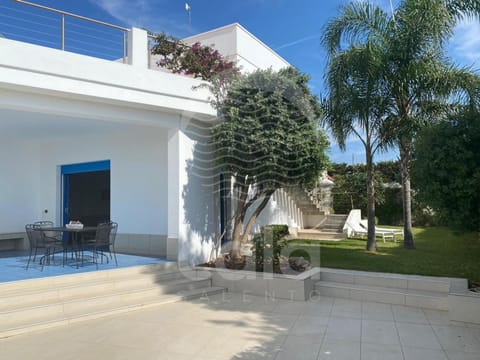 Patio, Facade/entrance