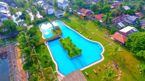 Swimming pool, Swimming pool