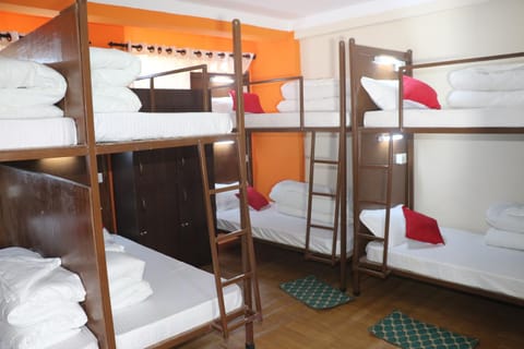 Bedroom, bunk bed