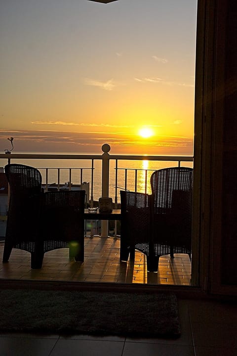 Patio, Natural landscape, Coffee/tea facilities, Beach, Sea view, Area and facilities, Breakfast, Sunrise, Sunset