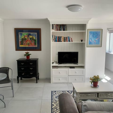 Sandpiper apartment at Dolphin Crest Villa Apartment in Camps Bay