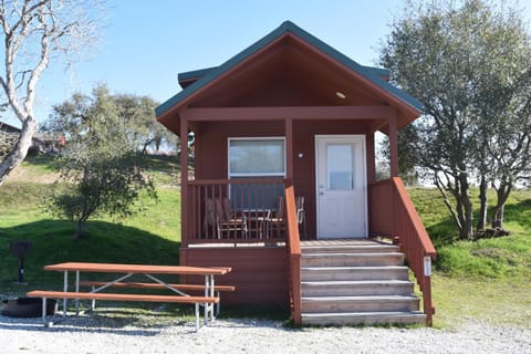 Yosemite RV Resort Campground/ 
RV Resort in Sierra Nevada