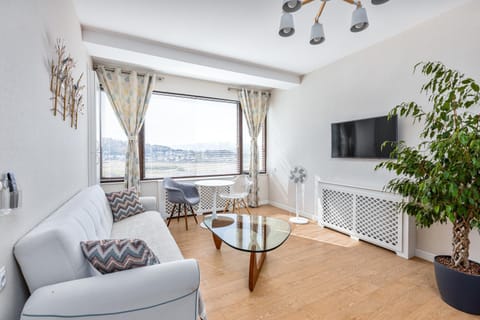 Communal lounge/ TV room, Living room, Seating area