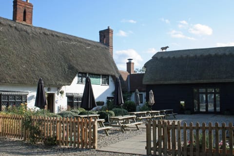 Property building, Restaurant/places to eat
