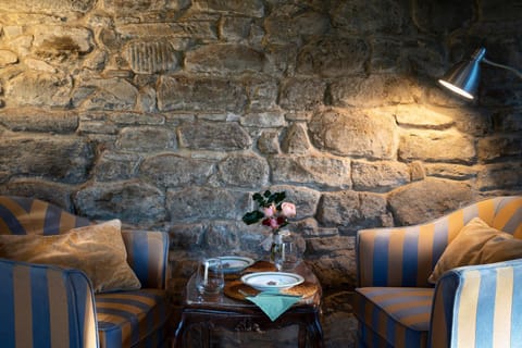 Seating area, Breakfast
